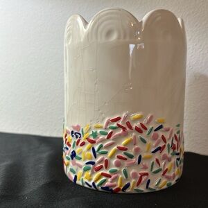 Vintage FTD confetti vase/utensils holder. 6”H